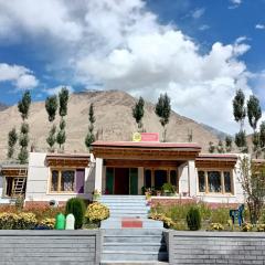 Mountain majesty guest house Ladakh by LexStays