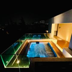 Jacuzzi Apartment - in Athens Riviera