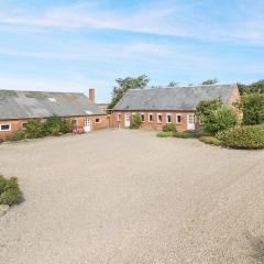 Six-Bedroom Holiday Home In Thyholm