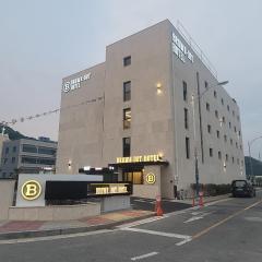 Mokpo Brown Dot Hotel Namak