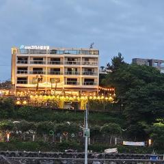 Cheonjiyeon Crystal Hotel
