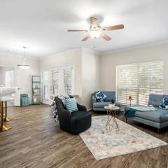 Upscale City Apartment with Pool , Fitness Center