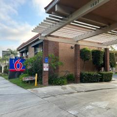Studio 6 Suites Santa Ana, CA