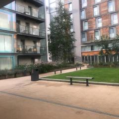 Modern apartment next to Hayes and Harlington station