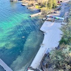 Canandaigua Lake Retreat with view and private beach access, foliage, hike, and Ski