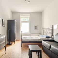 Nap Club - stylish & quiet base in vibrant Kiez