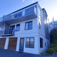 Fantastic Views! The Point Apartment
