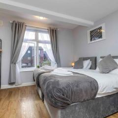 Ealing Manor - 6 beds 3 sofa beds sleeps 9 ppl