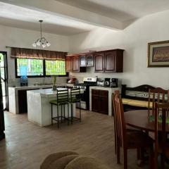 Casa cerca del aeropuerto Peten