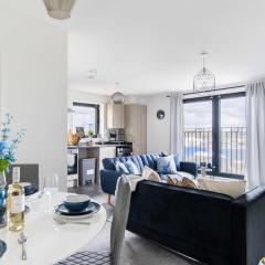 Modern Apartments with Free Parking near Heathrow