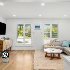 Hampton's Style Holiday Retreat - close to the beach!