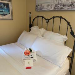Cozy room near Airport & Highway