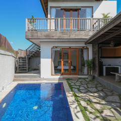 Hoki Villa by Urbanview Villa