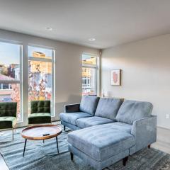 Ballard 1br w parking nr boutiques food SEA-682