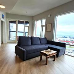 Downtown Oceanview Apartment