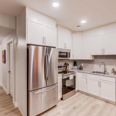 Modern suite near Airport Hospital Henday Town Ctr