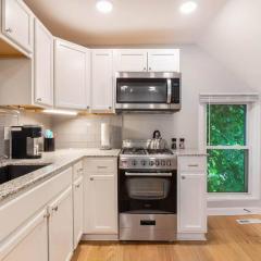 Walkable Allentown Downtown Gem with King Bed