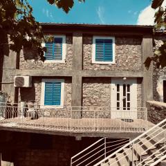 Sunset House Apartments & Rooms