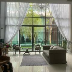 New - Villa with Private Pool & Jacuzzi for 20 ppl in Puchong and Cyberjaya