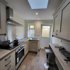 Spacious 5-Bed Retreat Norwich