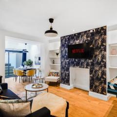 Classy Abode in Hackney - Garden - Sleeps 6