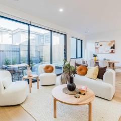 Modern Family Home 3BR in Box Hill North