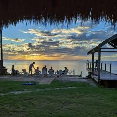 Belles on Ballow - Main Lodge - Absolute Waterfront