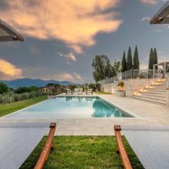 Villa Sunkiss: Luxury Farmhouse with Tuscan Flair