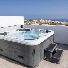 Terraced Penthouse with Views and Jacuzzi