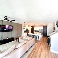 Loop, New Luxurious Large 3BR House, Sleeps 9 with Free Parking