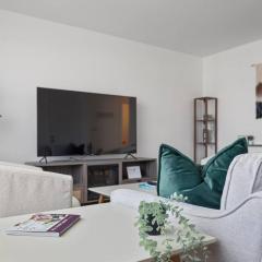 Cozy 2BR Near O Hare Free WiFi and Parking