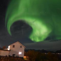 Cozy small house with amazing view