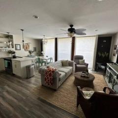 Valley Vibes and Beach Bliss Condo for Family Nomads