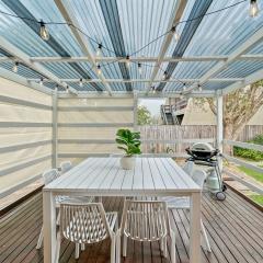 4-Bed Beach House with Garden & Alfresco Dining