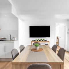 Balmain Beauty with Spacious Garden