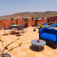 Zakar Apartments & Terrace