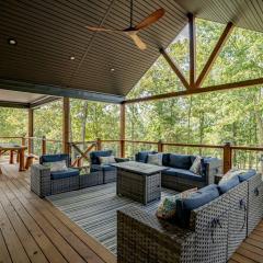 Porch-lovers paradise! Multiple Fire Pits! Sleeps 11-12