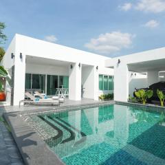 First Class Pool Villa Pattaya