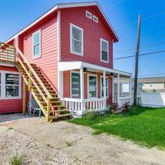 Less Than 1 Mi to Beach Pet-Friendly Galveston Retreat!