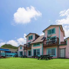 Yangyang Blue Ara Pension