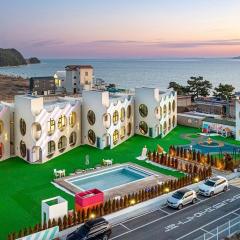 Funji Kids Pool Villa Pension
