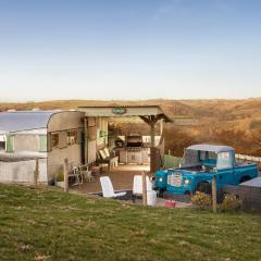 Bluebird Penthouse & Land Rover Hot Tub