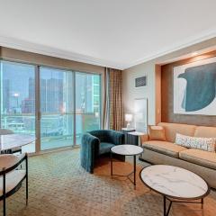 Amethyst Studio Suite MGM Signature STRIP VIEW Balcony