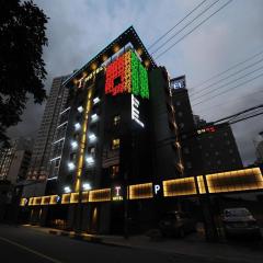 T Hotel