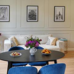 NEW 2 Bed 2 bath AC Palais 8 min walk
