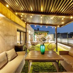 Lucus Skyline & Terrace by Lugo Collection