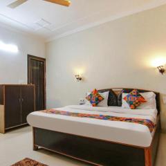 Hotel Royal Respite - Luxury Comfort ! Travellers Delight ! Budget Friendly ! Prime Location ! Guest Favourite