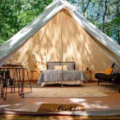 Nestled Farm Yurt - Lookout Mountain View