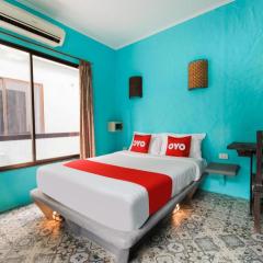OYO 1103 Pirates House Hotel