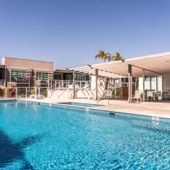 Pavilion Palm Beach, Vibrant Cafs Beach & Dining